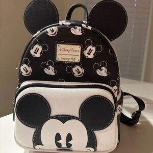 Disney Loungefly Mickey Mouse backpack Lightly used.